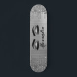 Silver Glitter Gnistra Eyelash Monogram Namn Mini Skateboard Bräda 18,5 Cm<br><div class="desc">Silver Faux Foil Metallic Gnistra Glitter Brushed Metall Monogram Namn och initial Eyelash (Lash),  Eyelash Extensions och Ögon Skateboard. Det gör perfekten söt 16-årsjubileum,  bröllop,  möhippa,  årsdag,  babydusch eller bachelorette-festgåva till någon som dekorerar hennes rum i trendiget coola stil.</div>