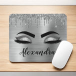 Silver Glitter Gnistra Eyelash Monogram Namn Musmatta<br><div class="desc">Silver Faux Foil Metallic Gnistra Glitter Brushed Metall Monogram Namn och initial Eyelash (Lash),  Eyelash Extensions och Ögon Mousepad. Utformningen gör perfekten söt 16-årsjubileum,  bröllop,  möhippa,  årsdag,  babydusch eller bachelorette-festgåva till någon som tittar för ett trendig coola stil.</div>