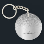 Silver Glitter Gnistra Glam Metall Monogram Namn<br><div class="desc">Nyckelkedjan Silver Faux Foil Metallic Gnistra Glitter Brushed Metall Monogram Namn. Det gör perfekten söt 16-årsjubileum,  bröllop,  möhippa,  årsdag,  babydusch eller bachelorette-fest för någon som glam lyxen och chic stilar i kärlek.</div>