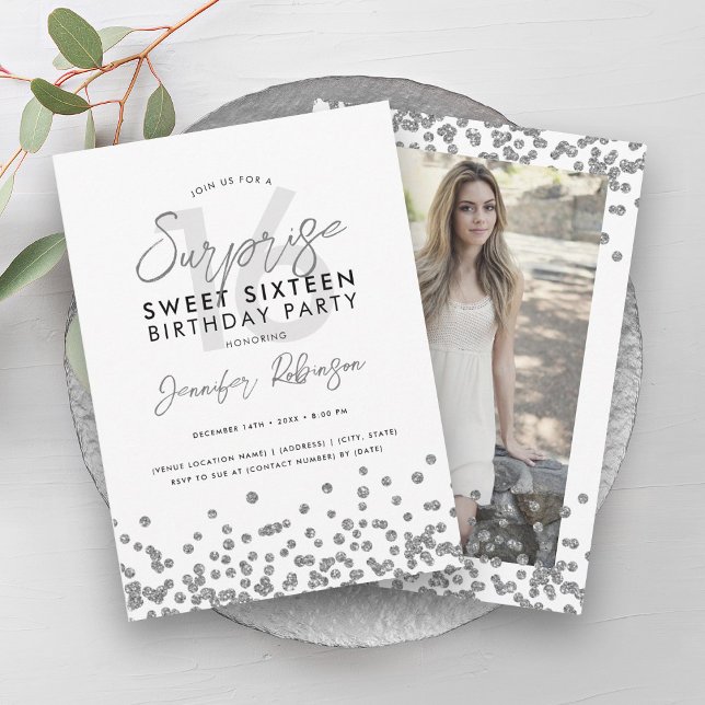 Silver Glitter Konfetti Fotoöverraskningssötare 16 Inbjudningar (Silver Glitter Confetti Photo Surprise Sweet 16 Invitation)