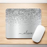 Silver Glitter Metall Monogram Glam Namn<br><div class="desc">Silver Faux Foil Metallic Gnistra Glitter Brushed Metall Monogram Namn och Initial Mousepad (musknapp). Det gör perfekten söt 16-årsjubileum,  bröllop,  möhippa,  årsdag,  babydusch eller bachelorette-fest för någon som glam lyxen och chic stilar i kärlek.</div>