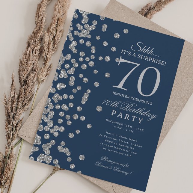  Silver Glitter Överraskning 70-årsdag Navy Blue  Inbjudningar (Silver Glitter Surprise 70th Birthday Navy Blue Invitation)
