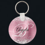 Silver Glitter Rosa Foil Finare Monogram Nyckelring<br><div class="desc">Elegant silver glitter med gnistor mot en faux klassisk bild med ljus rosa borstad metall-folie. Det går att anpassa kalligrafimonogrammet för svart och vitt finare i mitten. All sparsam och glansig inslag i denna moderna gigantiska design är digital grafik. Monogrammed värdefull cirkel formar nyckelring party favors för hennes speciella födelsedag....</div>