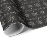 Silver-Grått & Black Abstrakt Snöflingor Presentpapper<br><div class="desc">Elegant silver grått toner abstrakt christmas snöflingor mönster med genomskinlig bakgrund över svart bakgrund som man kan ändra.</div>