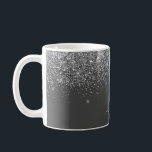 Silver Grått Girly Glitter Gnistra Monogram Namn Kaffemugg<br><div class="desc">Silver och kol-Grått (Grått) Gnistra Glitter Brushed Metall Monogram Namn och initial kaffe Kopp eller Mugg. Det gör perfekten söt 16-årsjubileum,  bröllop,  möhippa,  årsdag,  babydusch eller bachelorette-fest för någon som glam lyxen och chic stilar i kärlek.</div>