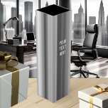 Silver Grått Metallisk design Presentask för Vinfl Presentask För Vinflaska<br><div class="desc">Vinpresentlåda med en metallisk utformning av silver grått som inspirerats av tak. Trevligt för hans födelsedag,  Fars dag eller andra firande.</div>
