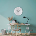 Silver Grått Ombre Gem Crystal Diamond White Rund Klocka<br><div class="desc">Tittar du ett unikt tillägg och en elegant till din hembeteckning? Se bara Silver Grått Ombre Gem Crystal Diamond White Round Clock. Den här fantastiska tidsbiten är perfektens sätt att göra något mer sofistikerat i vilket rum som helst i ditt hem. Silver Grått Ombre Gem Crystal Diamond White Round Clock...</div>