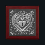 Silver Heart Lock Minnesask<br><div class="desc">Silver Heart Lock Keepsakbox, Valentine klädsel, Heart Lock t-shirts, Valentine gifts by ArtMuvz Illustration. LÄGG TILL NAMNET ELLER lägg till text i stället. Romantic Heart t-shirt, kläder, tote bag, mugg, hjärtbindare, hatt, Valentines day-gåvor. Få redo till Valentines day med våra festliga gåvor och romantiska kläder! Perfekt för Valentine party till...</div>