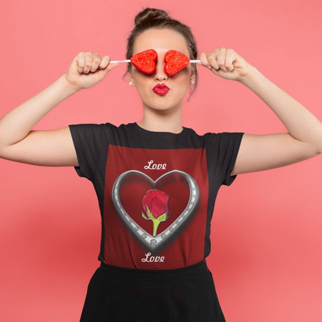 Silver Jewelry Valentine Heart med Röd ros T-shirt (Silver Jewelry Valentine Heart with Red Rose Womens T-Shirt)