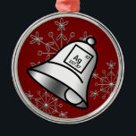 Silver Klockor Periodic Bord Snowflake Science Gif Julgransprydnad Metall<br><div class="desc">Underbar idé för vetenskapslärare! Den här julklappen har den återkommande symbolen bord för silver,  Ag. Silver snöflingor på mörkens röda bakgrund.</div>