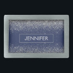 Silver marinblå Glitter Girly Monogram Namn<br><div class="desc">Blocket Silver och Navy Blue Gnistra Glitter Monogram Namn Bälte. Detta gör perfekt studenten,  söt 16 16,  18,  21,  30,  40,  50,  60,  70,  80,  90:e,  100-årsdag,  bröllop,  möhippa,  årsdag,  babydusch eller bachelorette-gåva till någon som glam lyx och chic stilar.</div>