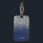 Silver marinblå Glitter Girly Monogram Namn Bagagebricka<br><div class="desc">Monogram Namn och första pelaren i silver och marinblått Gnistra Glitter. Märkrn i bagagepåsen gör perfekten söt 16-årsdag,  bröllop,  möhippa,  babydusch eller en servitris till någon som dekorerar hennes rum i stil.</div>