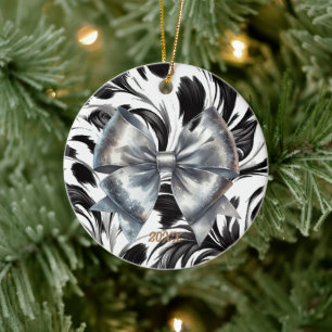 Silver Metallisk Slinga Svarta Vita Accenter Julgransprydnad Keramik