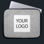Silver Modern Glitter - Anpassningsbar Logotyp för Laptop Fodral<br><div class="desc">Silver Modern och Professionell Faux Glitter och Gnistra Elegant Anpassningsbar Logotyp Promotional Corporate Bag eller Sleeve Promotional Fodral för en skönhetsindustrigåva. Det här fodral kan anpassas så att det omfattar företagets eller företagets logotyp.</div>