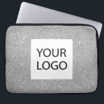 Silver Modern Glitter - Anpassningsbar Logotyp för Laptop Fodral<br><div class="desc">Silver Modern och Professionell Faux Glitter och Gnistra Elegant Anpassningsbar Logotyp Promotional Corporate Bag eller Sleeve Promotional Fodral för en skönhetsindustrigåva. Det här fodral kan anpassas så att det omfattar företagets eller företagets logotyp.</div>