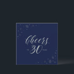 Silver Navyblå Födelsedagsfest 30-årsfirande fyrka Inbjudningar<br><div class="desc">Låt oss fira din speciella dag med denna stilrena 30-års inbjudan. Denna design har chic silvertypografi "Skål för 30 år" och gnistrande grafik på en mörk navyblå bakgrund. Du kan anpassa texten och bakgrundsfärgen. Matchande inbjudningar och festtillbehör finns tillgängliga i min butik BaraBomDesign.</div>