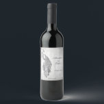 Silver Peacock Bröllop Vin-etikett Vinflaska Etikett<br><div class="desc">Anpassa en unik vin-märkning för din bröllopsmottagning med en Silver Peacock Bröllop Vin-etikett. Vin-etiketten har en elegant som kan användas mot ömtålig löv och grym bakgrund. Anpassa till namn i brudgummen och till bröllop-datumet. Ytterligare bröllop-förråd finns även med den här utformningen.</div>