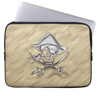 Silver Pirate Skull on the Beach Laptop Fodral