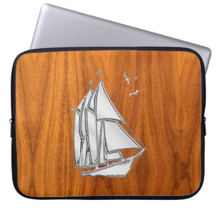Silver Segelbåt på Teak Veneer Decor Laptop Sleeve