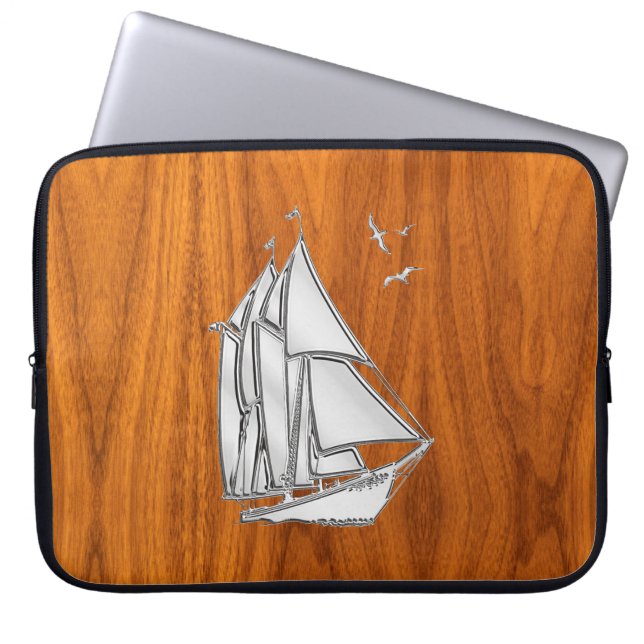 Silver Segelbåt på Teak Veneer Decor Laptop Sleeve (Framsidan)
