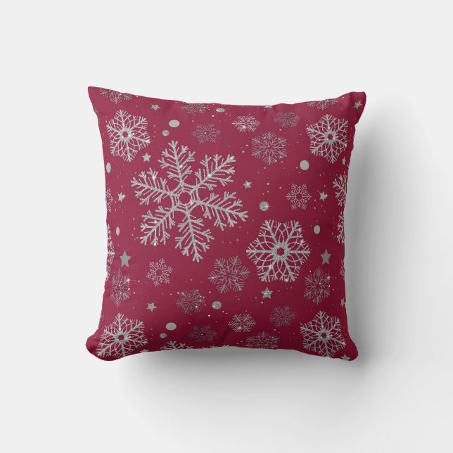 Silver snöflingor på mörk röd kudde (Framsida)