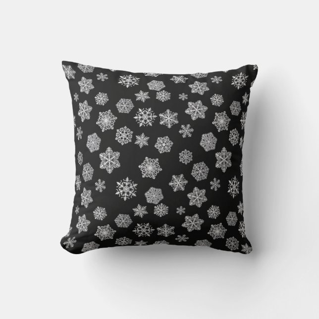 Silver snöflingor på svart bakgrund kudde (Framsida)