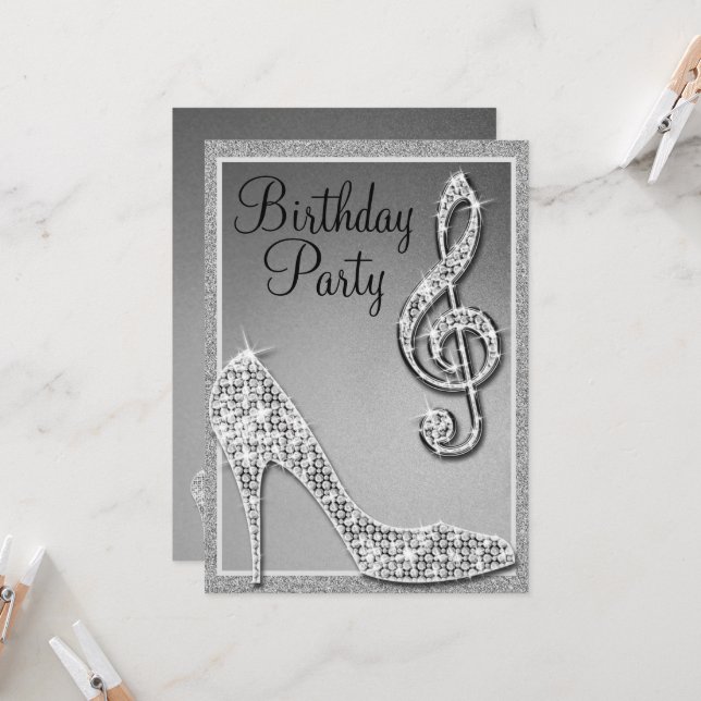 Silver Stiletto och Treble Clef Birthday Inbjudningar (Fram/Back In Situ)