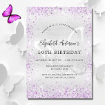 Silver violett fjärilsparkli från födelsedagspress inbjudan vykort<br><div class="desc">En modern,  elegant och minimalistisk födelsedagsinbjudan. Faux silver tittar bakgrund som dekorerats med lila faux glitter sparkles och en butterlfy som vattenstämpel. Anpassa och lägg till information om namn och bröllop. Svart färgad brev.</div>