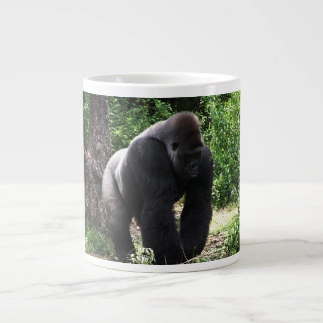 Silverback Male Gorilla promenerande huvud nere.jp Jumbo Mugg (Framsidan)
