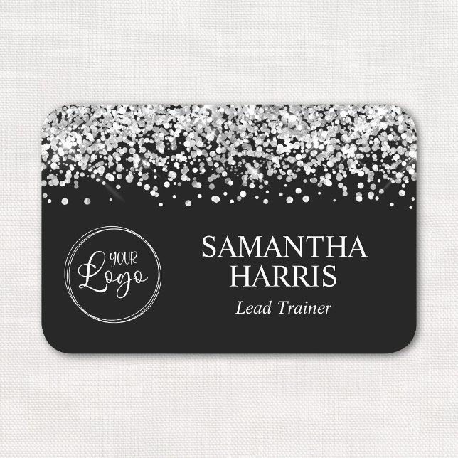 Silverglitter och svart logotyp namnbricka (Silver Glitter and Black Logo Name Tag)