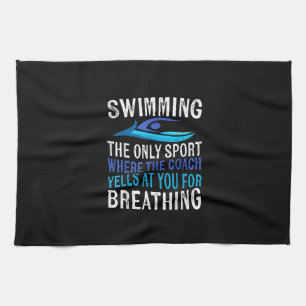 Simma endast sport där coachschwimmer ger kökshandduk