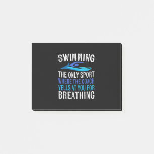 Simma endast sport där coachschwimmer ger post-it block