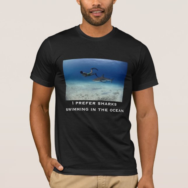 Simma för hajar t shirt (Framsida)