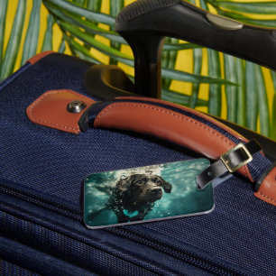 Simmande Labrador-valp Undervattensdesign Bagagebricka