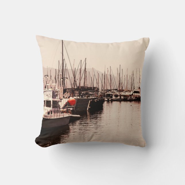 Simon's Town Harbour Frakt Yacht View Cushion Kudde (Framsida)