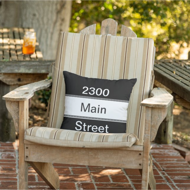Simple Black and White House Number Street Adress Kudde (Stol)