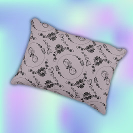 Simple Black Hearts, Blommigt, Oändlighet på Mauve Prydnadskudde