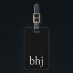 Simple Black Initial Monogram Bagagebricka<br><div class="desc">Anpassadets bagagemärkesdesign med enkel elegant</div>