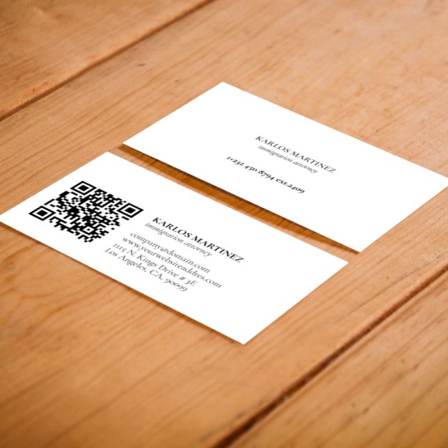 Simple Black & White Immigration Attorney QR code Visitkort (Skapare uppladdad)