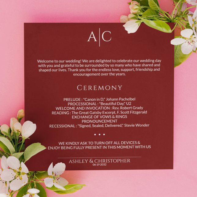 Simple Crimson Red Monogram Bröllop Ceremony Program (Skapare uppladdad)