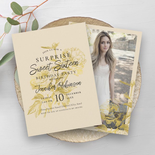 Simple Guld Cream Blommigt Photo SURPRISE Sweet 16 Inbjudningar (Simple Gold Cream Floral Photo SURPRISE Sweet 16 Invitation)