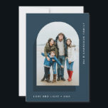 Simple Hanukkah Arch | Modern två foto Julkort<br><div class="desc">De här enkla och elegant Hanukkah-korten säger "Kärlek och ljus" och ger ditt foto en modern ljusbild på en rik blå bakgrund,  med ytterligare en mörkare blå båge som accent. Kortets baksida har plats för ytterligare ett foto,  plus ett personligt meddelande från kort.</div>