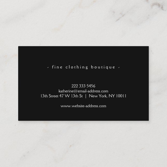 Simple Luxury Black & White Minimal Boutique Visitkort (Baksida)