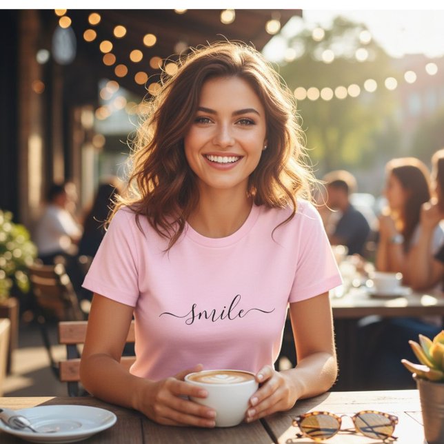 Simple Minimalist pink t-shirt for her (Skapare uppladdad)