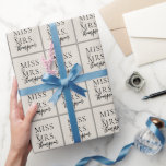 Simple Miss till Mrs Ecru Ivory Möhippa Presentpapper<br><div class="desc">Designad för att matcha vår botaniska uppsamling. Överraska bruden att bli med en papper anpassningsbar. Designen har en enkel design med ett huvud som läser miss till företag som omges av två fyrkanter</div>