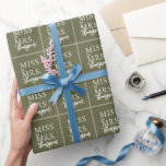 Simple Miss till Mrs Grönt Sage Möhippa Presentpapper<br><div class="desc">Designad för att matcha vår botaniska uppsamling. Överraska bruden att bli med en papper anpassningsbar. Designen har en enkel design med ett huvud som läser miss till företag som omges av två fyrkanter</div>