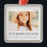 Simple Modern Chic Anpassningsbar First Communion  Julgransprydnad Metall<br><div class="desc">Design består av modern chic-typografi med sans serif- och serif-teckensnitt. Lägg till ett foto med anpassningsbarna av din son/dotter och år.</div>