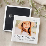 Simple Modern Chic Anpassningsbar First Communion  Knapp<br><div class="desc">Design består av modern chic-typografi med sans serif- och serif-teckensnitt. Lägg till ett foto med anpassningsbarna av din son/dotter och år.</div>