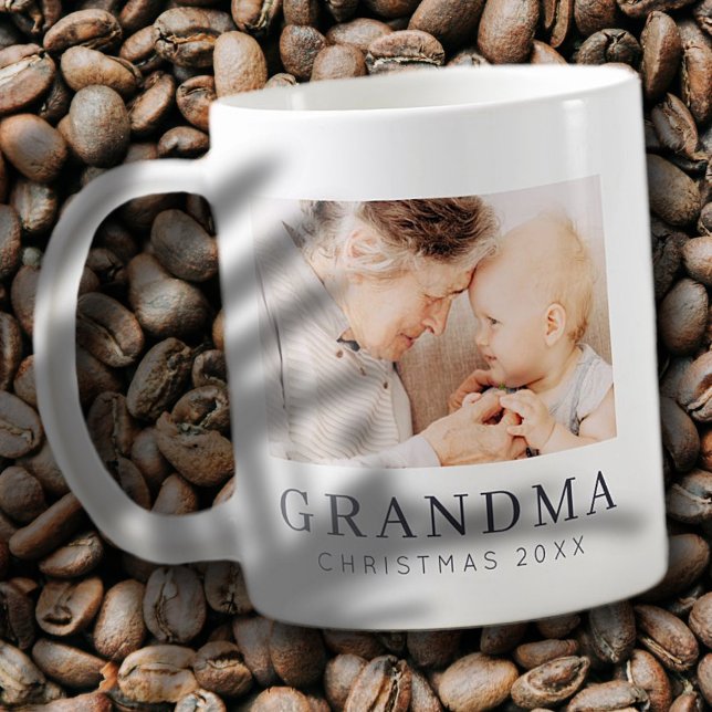 Simple Modern Chic Anpassningsbar Grandma Photo He Kaffemugg (Skapare uppladdad)