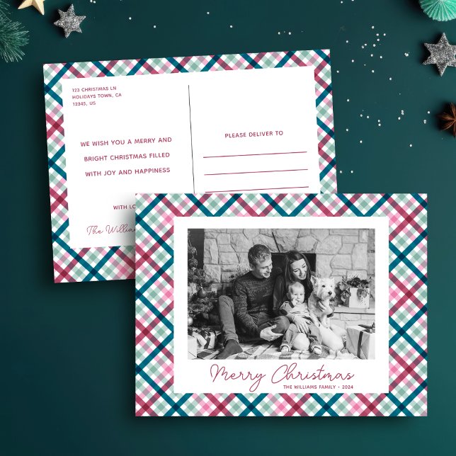 Simple Modern Family Photo God jul Helg Vykort (Modern Christmas Gingham Photo black and white template postcard. Magenta, Blue, Pink, Mint, Green)